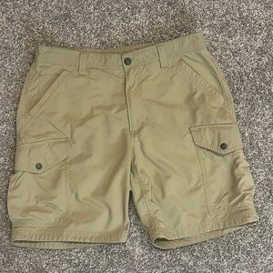 Duluth Trading Co Tan Men’s Cargo Shorts